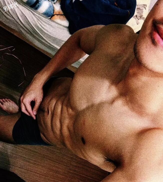 190筋肉狼狗被爆料：要够深才装得下他？ - 51虹马