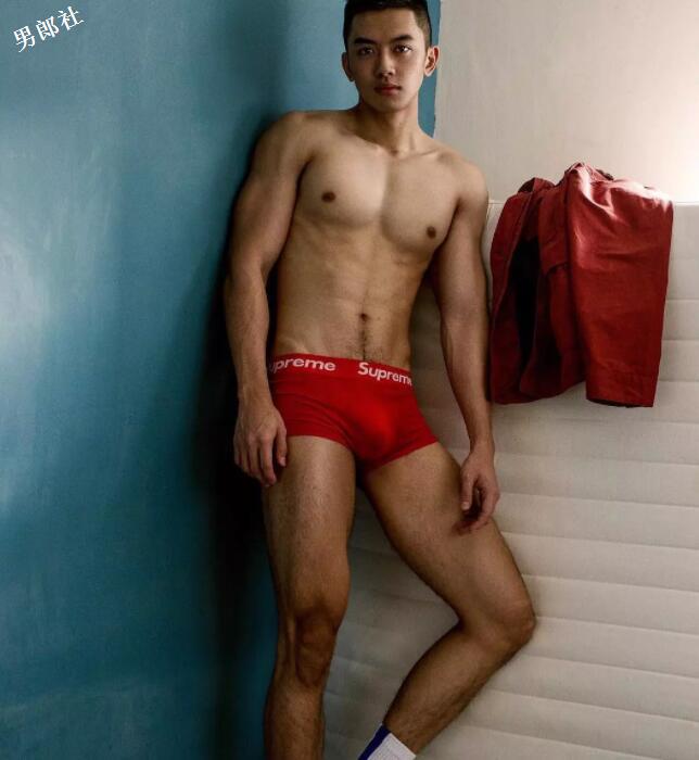 190筋肉狼狗被爆料：要够深才装得下他？ - 51虹马