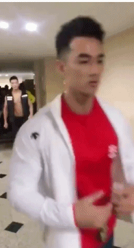 半透明薄衣强行遮羞，成批精壮男子实力上线 - 51虹马