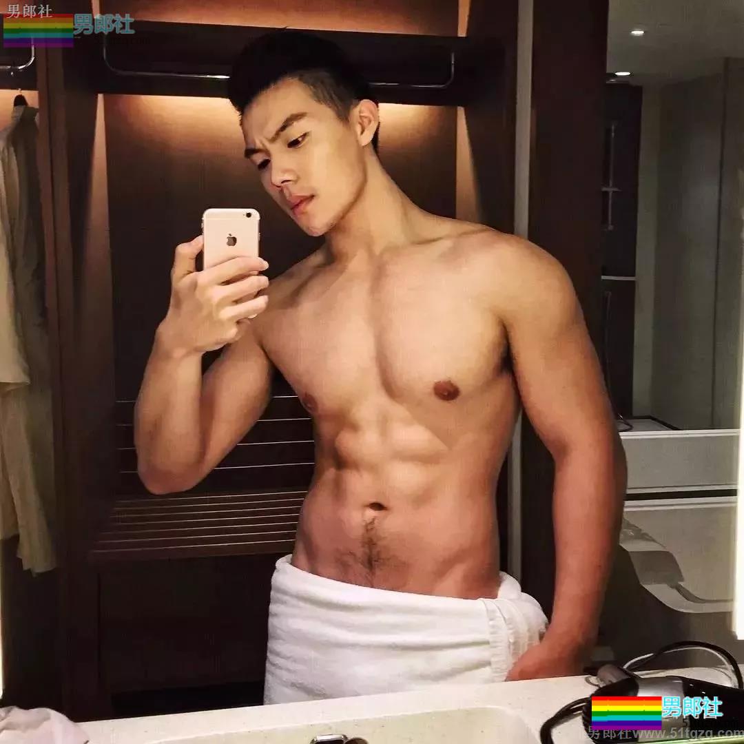 国产白袜肌肉男大黑乳 趬臀man男可大可小让你疯狂！ - 51虹马