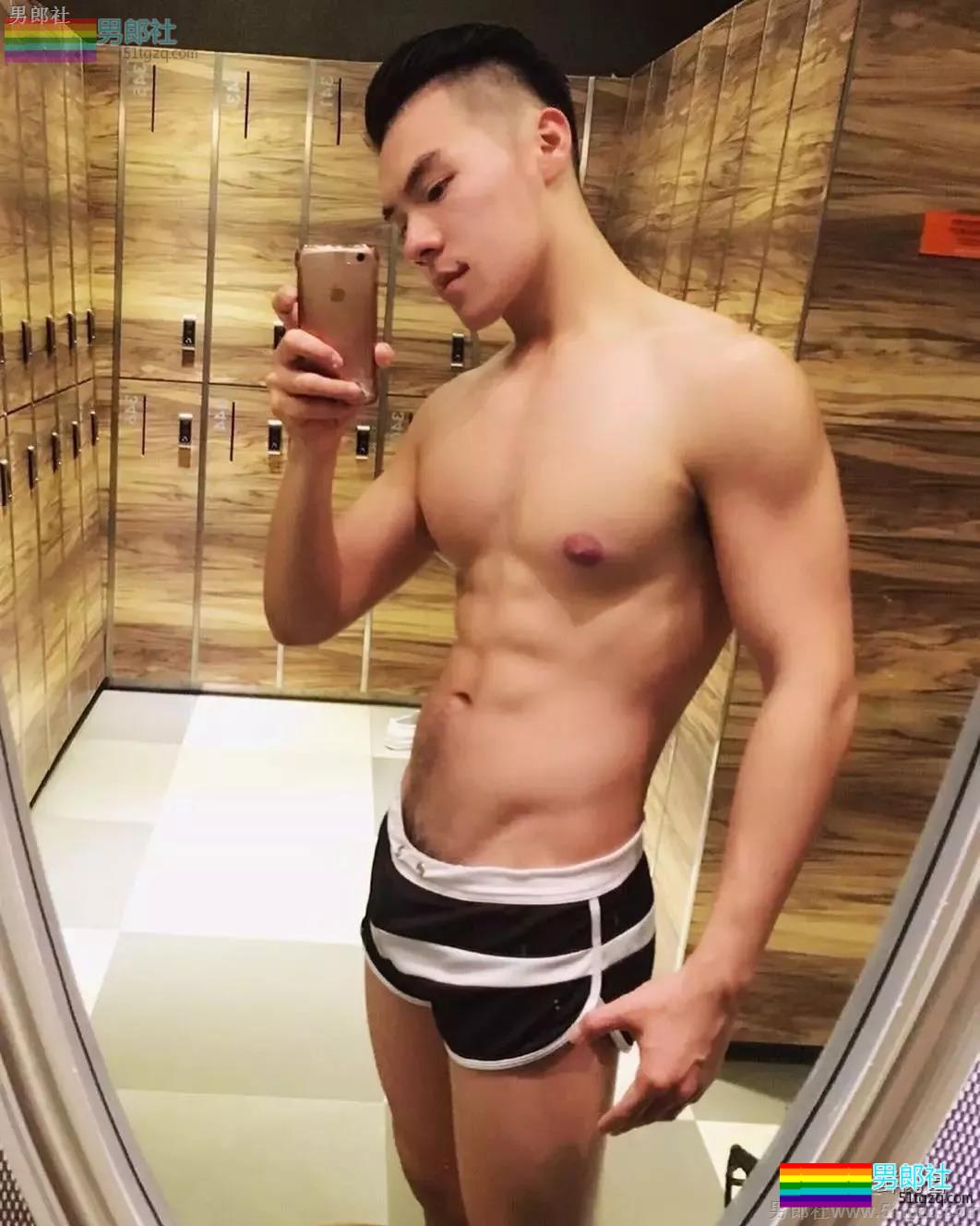 国产白袜肌肉男大黑乳 趬臀man男可大可小让你疯狂！ - 51虹马