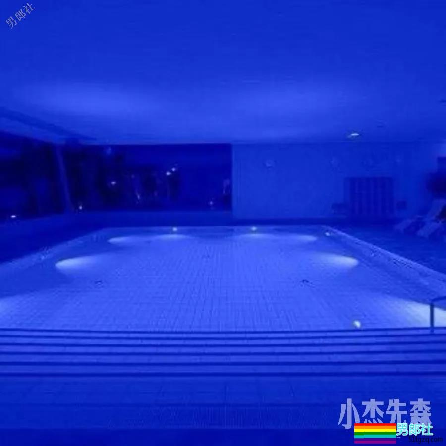 名媛跟穷学生面基约饭,买单时由于点太贵二人尴尬地互相推诿-51虹马