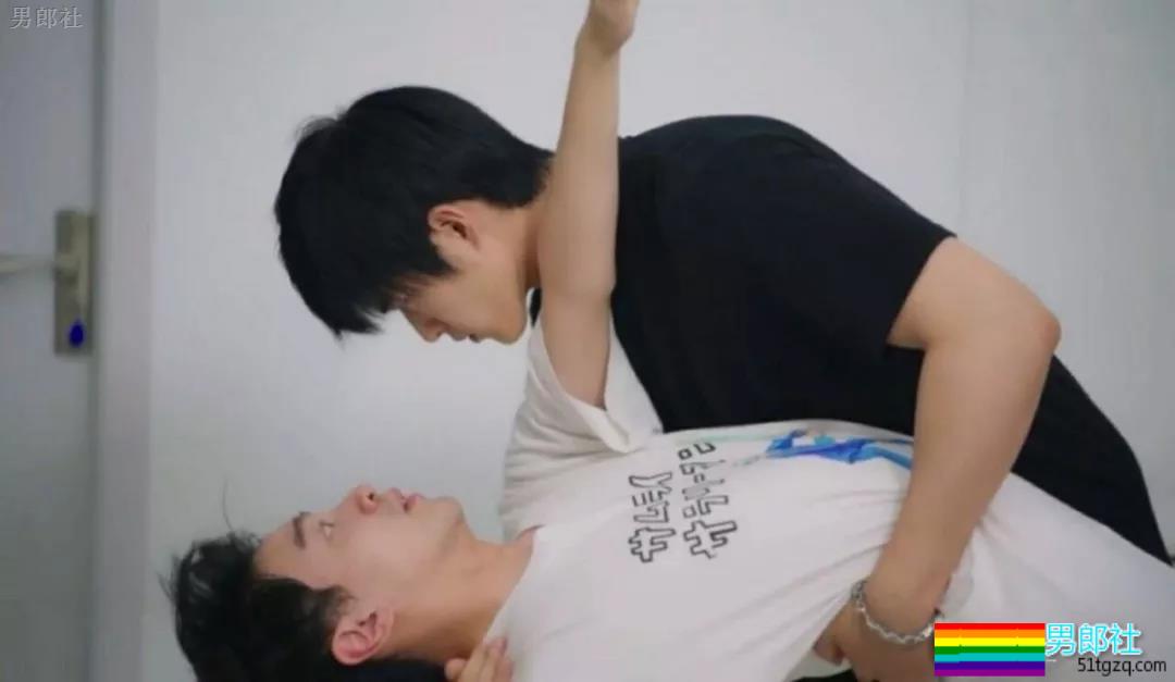 呆萌男X高冷男 XX满满的互怼 - 51虹马