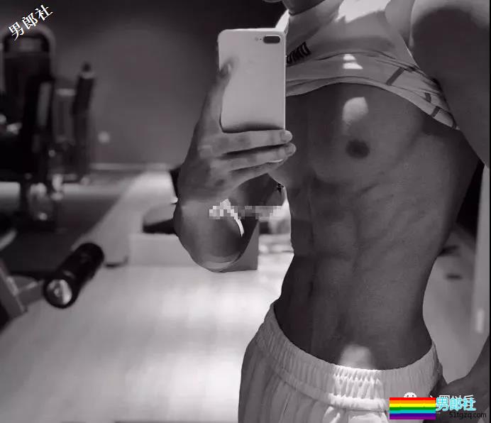 来自人鱼星的俊俏小哥，身材皮肤不要太好 - 51虹马