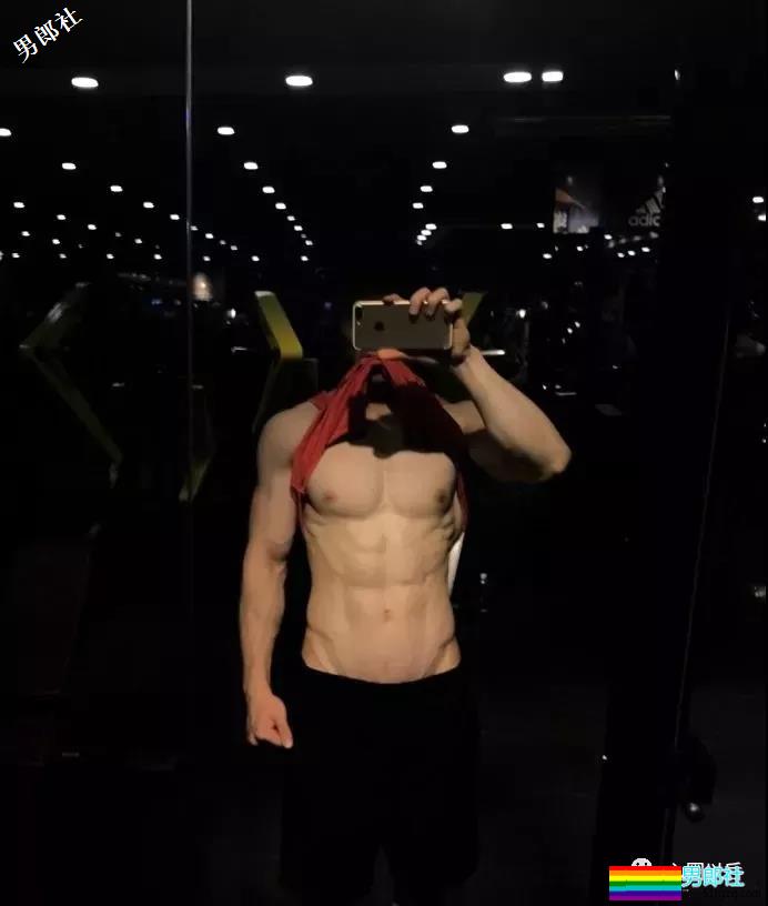 来自人鱼星的俊俏小哥，身材皮肤不要太好 - 51虹马