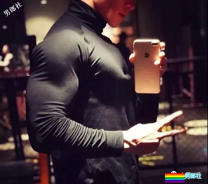 来自人鱼星的俊俏小哥，身材皮肤不要太好 - 51虹马