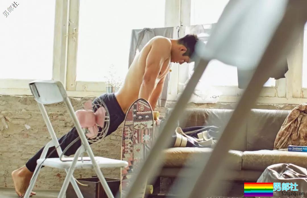 那些让我在公共场合忍不住的帅哥偶遇经历-51虹马