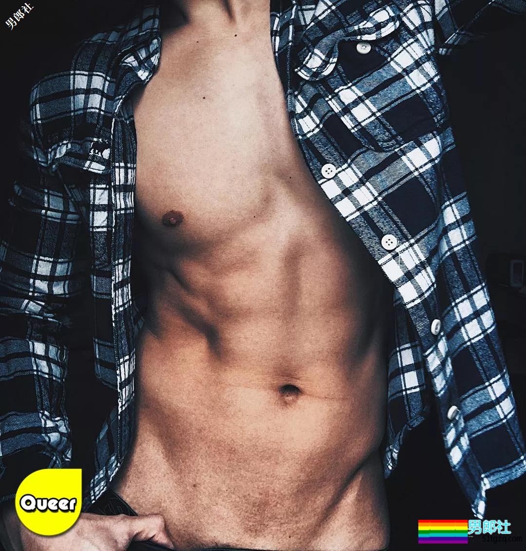 “藏雷”巨茄空少走红！健身房凸成这样我真的超可以！ - 51虹马