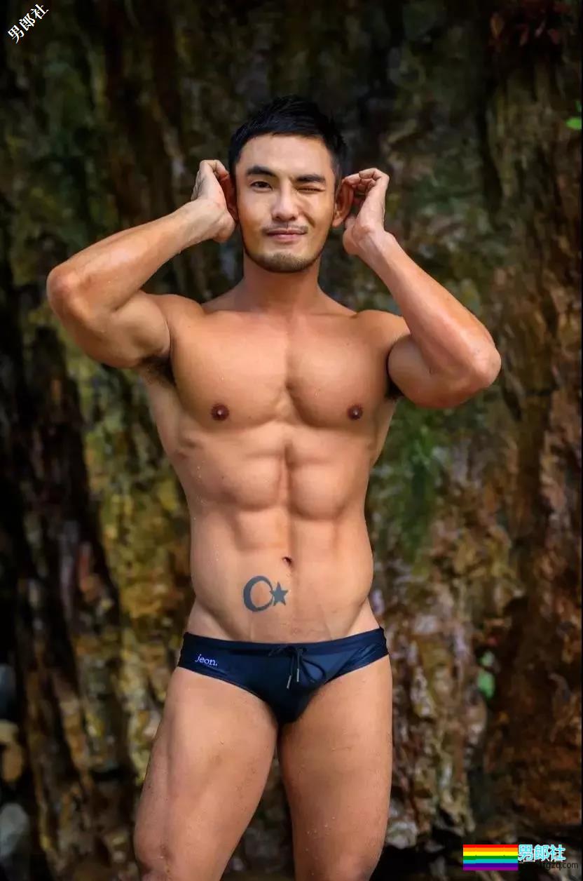 带着一群肌肉男去深山老林里，啪啪啪，，拍照。。-51虹马