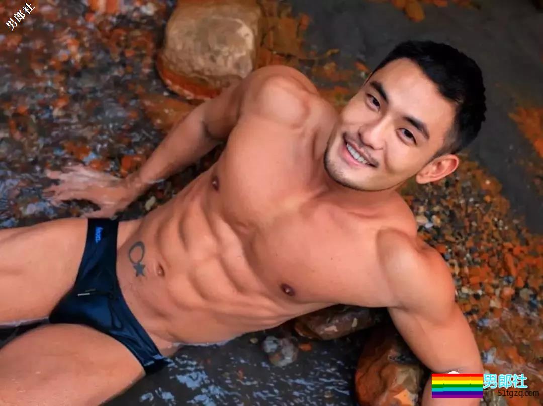 带着一群肌肉男去深山老林里，啪啪啪，，拍照。。 - 51虹马