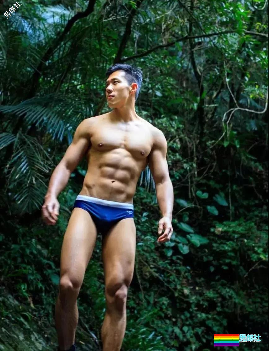 带着一群肌肉男去深山老林里，啪啪啪，，拍照。。 - 51虹马