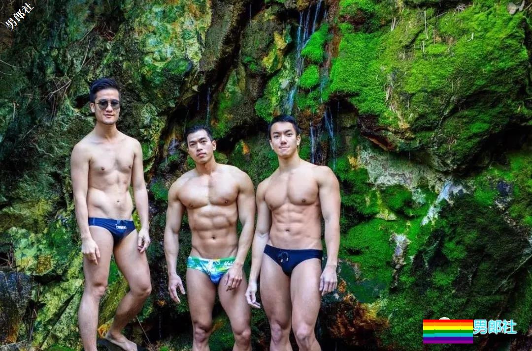 带着一群肌肉男去深山老林里，啪啪啪，，拍照。。 - 51虹马