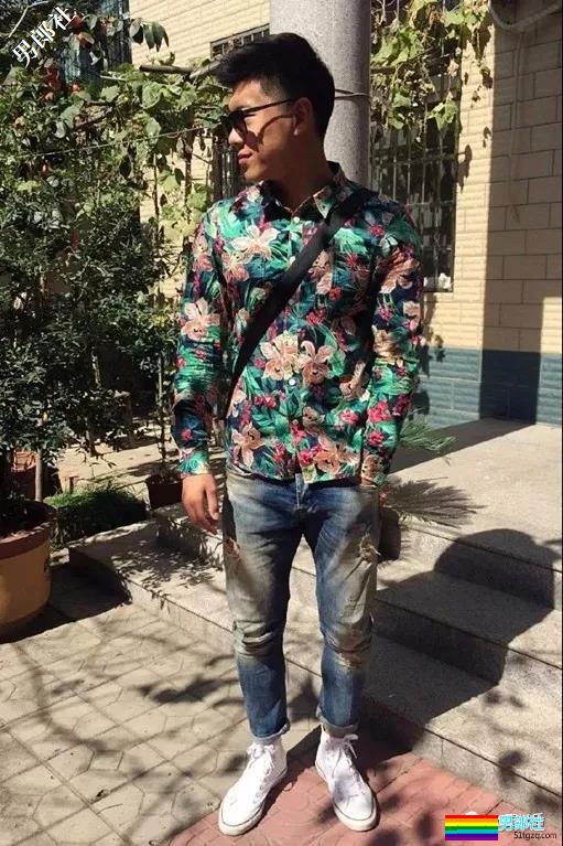 健身房偶遇憨厚腹肌忠犬，撸铁强势吸睛 - 51虹马