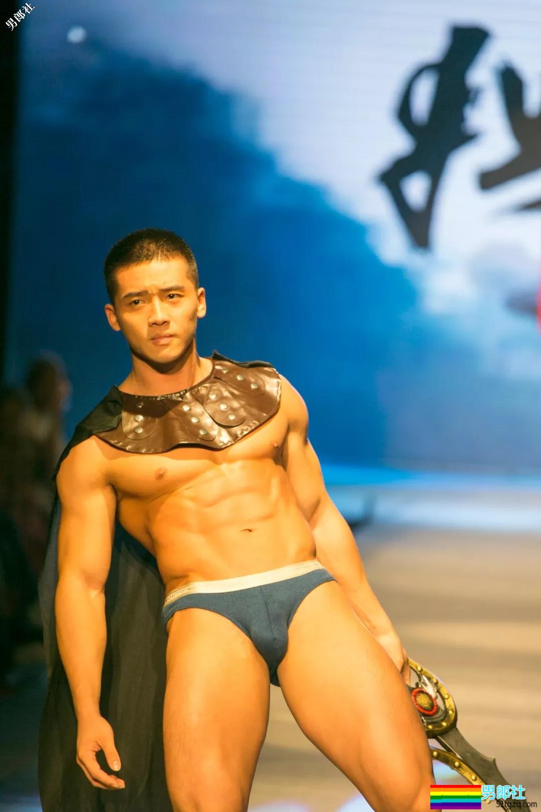 男色盛宴：2018中国男士内衣秀，鲜肉大叔肌肉丁字……（文末福利视频） - 51虹马