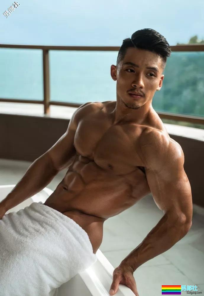 男色盛宴：2018中国男士内衣秀，鲜肉大叔肌肉丁字……（文末福利视频） - 51虹马