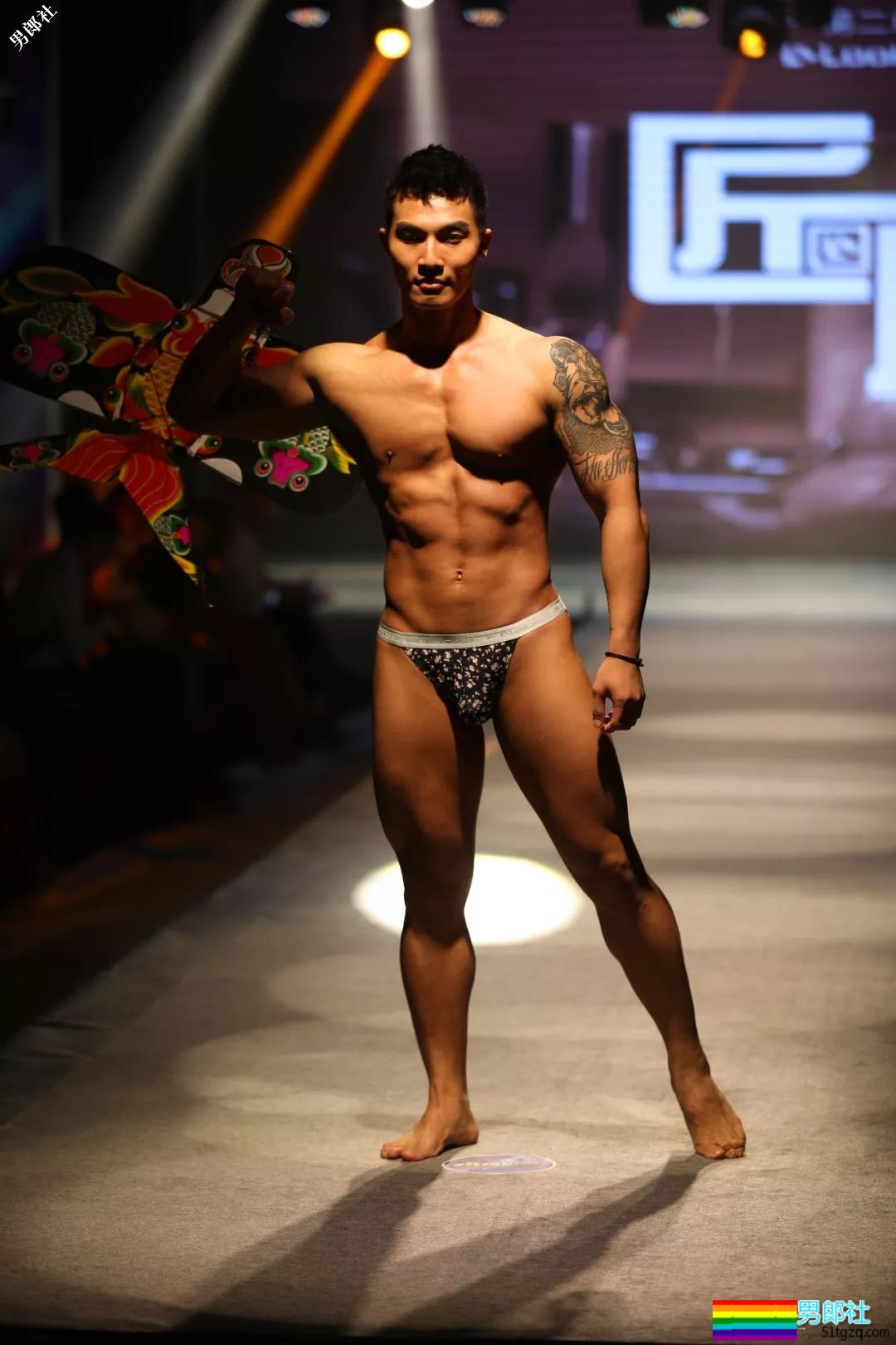 男色盛宴：2018中国男士内衣秀，鲜肉大叔肌肉丁字……（文末福利视频） - 51虹马