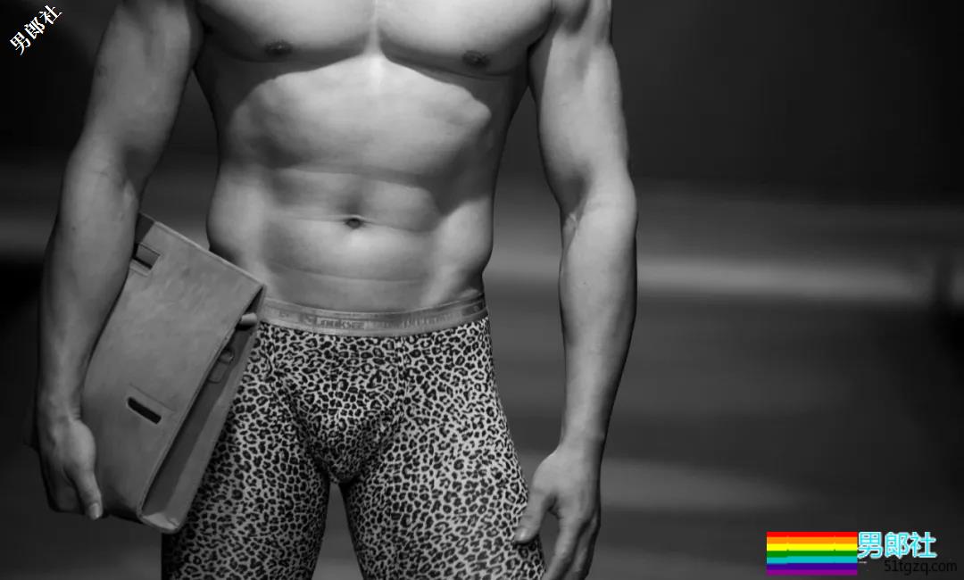 男色盛宴：2018中国男士内衣秀，鲜肉大叔肌肉丁字……（文末福利视频） - 51虹马