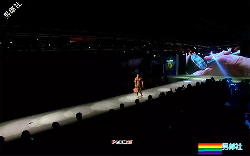 男色盛宴：2018中国男士内衣秀，鲜肉大叔肌肉丁字……（文末福利视频） - 51虹马