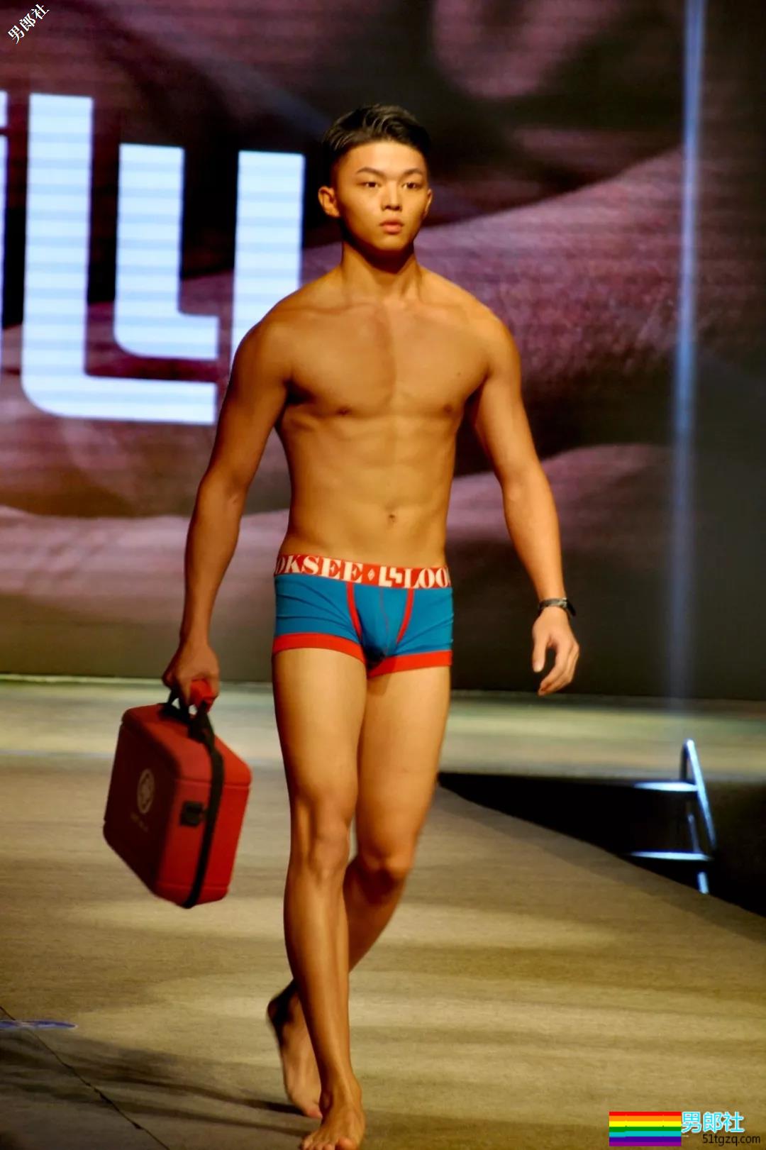 男色盛宴：2018中国男士内衣秀，鲜肉大叔肌肉丁字……（文末福利视频） - 51虹马