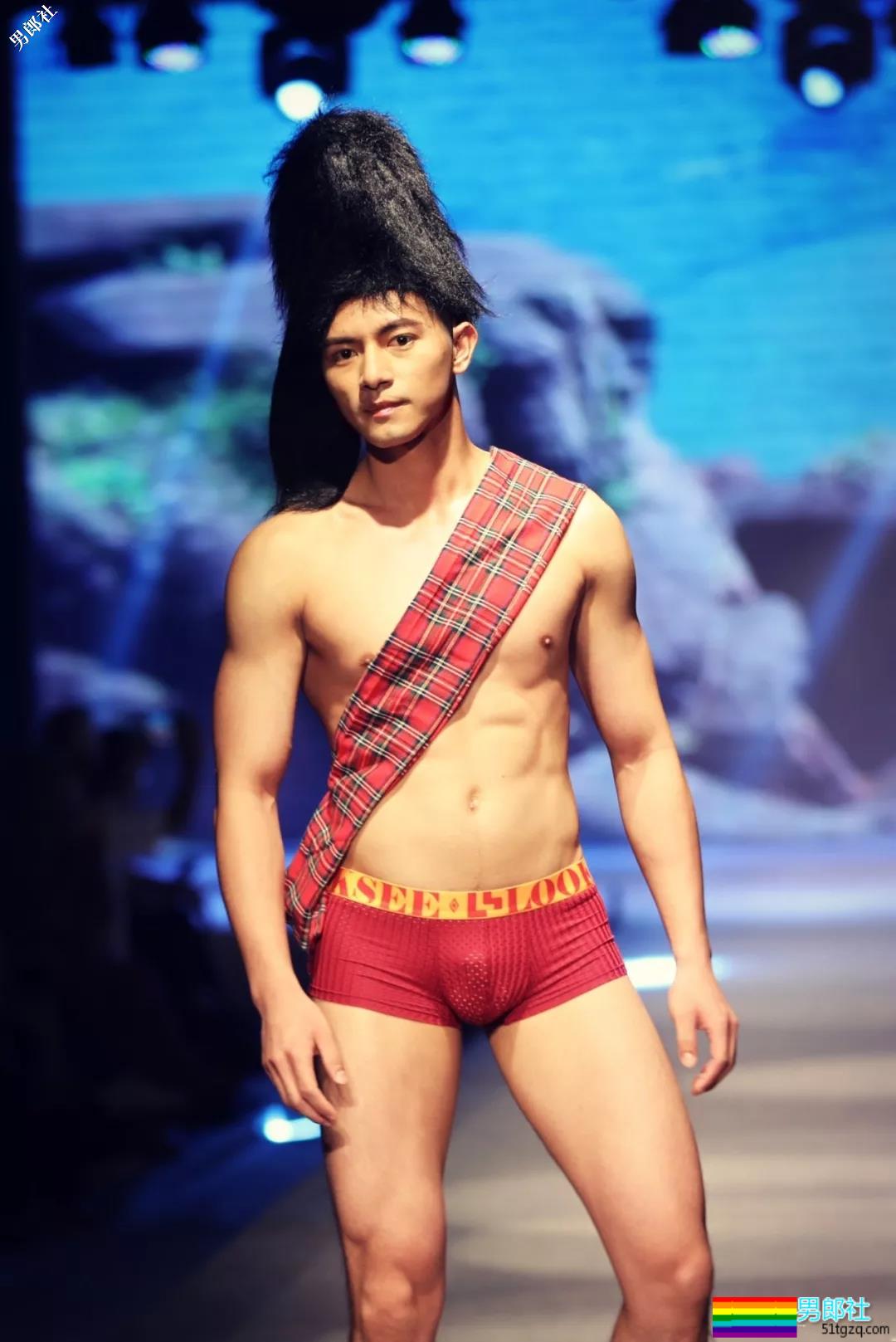 男色盛宴：2018中国男士内衣秀，鲜肉大叔肌肉丁字……（文末福利视频） - 51虹马