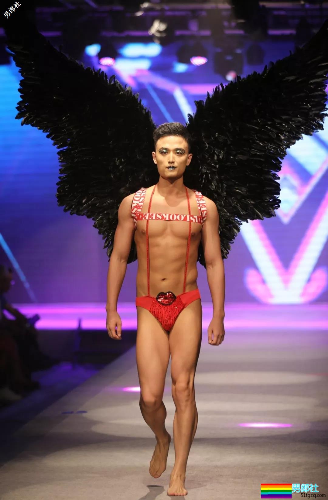 男色盛宴：2018中国男士内衣秀，鲜肉大叔肌肉丁字……（文末福利视频） - 51虹马