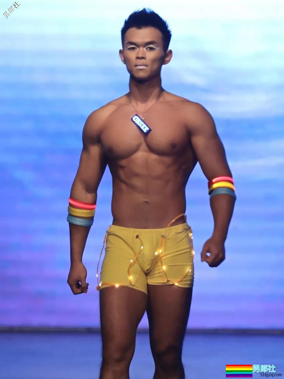 男色盛宴：2018中国男士内衣秀，鲜肉大叔肌肉丁字……（文末福利视频） - 51虹马