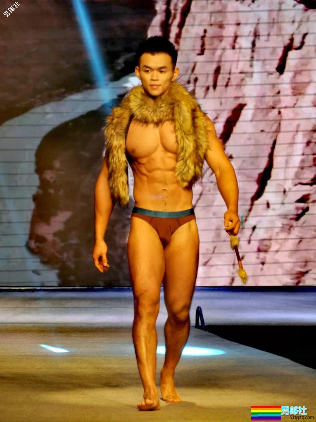 男色盛宴：2018中国男士内衣秀，鲜肉大叔肌肉丁字……（文末福利视频） - 51虹马