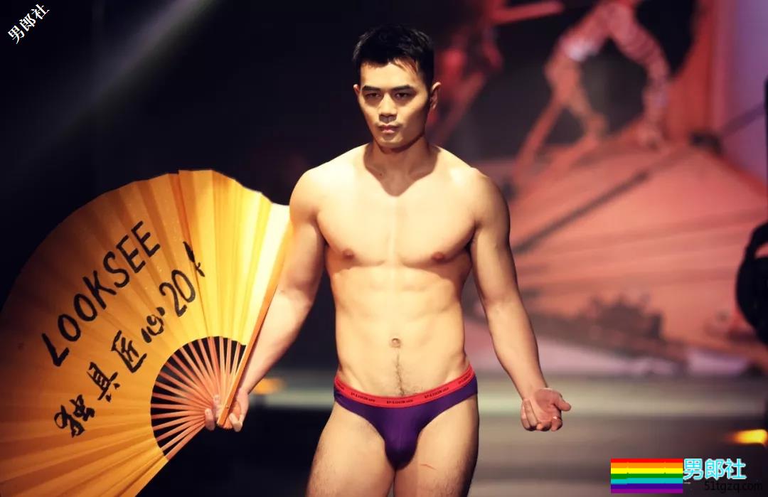 男色盛宴：2018中国男士内衣秀，鲜肉大叔肌肉丁字……（文末福利视频） - 51虹马