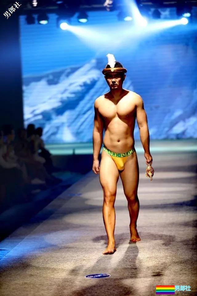 男色盛宴：2018中国男士内衣秀，鲜肉大叔肌肉丁字……（文末福利视频） - 51虹马