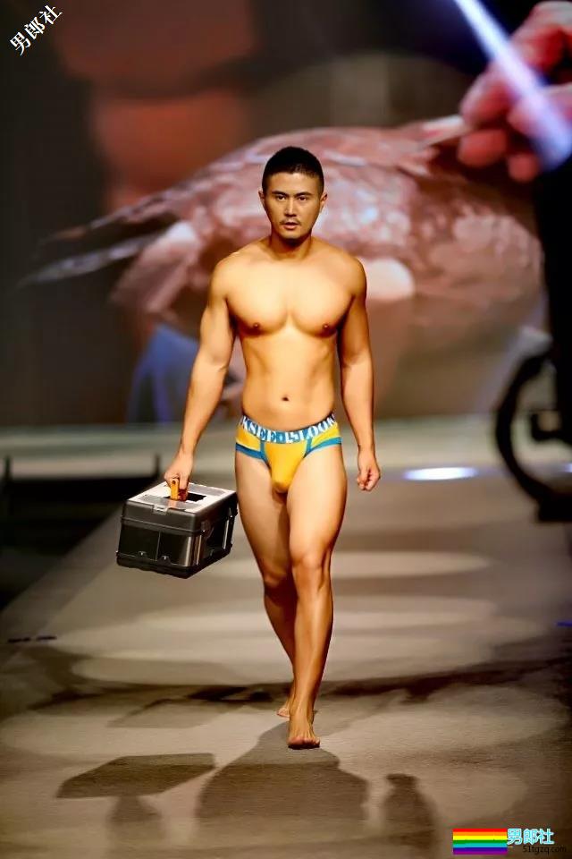 男色盛宴：2018中国男士内衣秀，鲜肉大叔肌肉丁字……（文末福利视频） - 51虹马