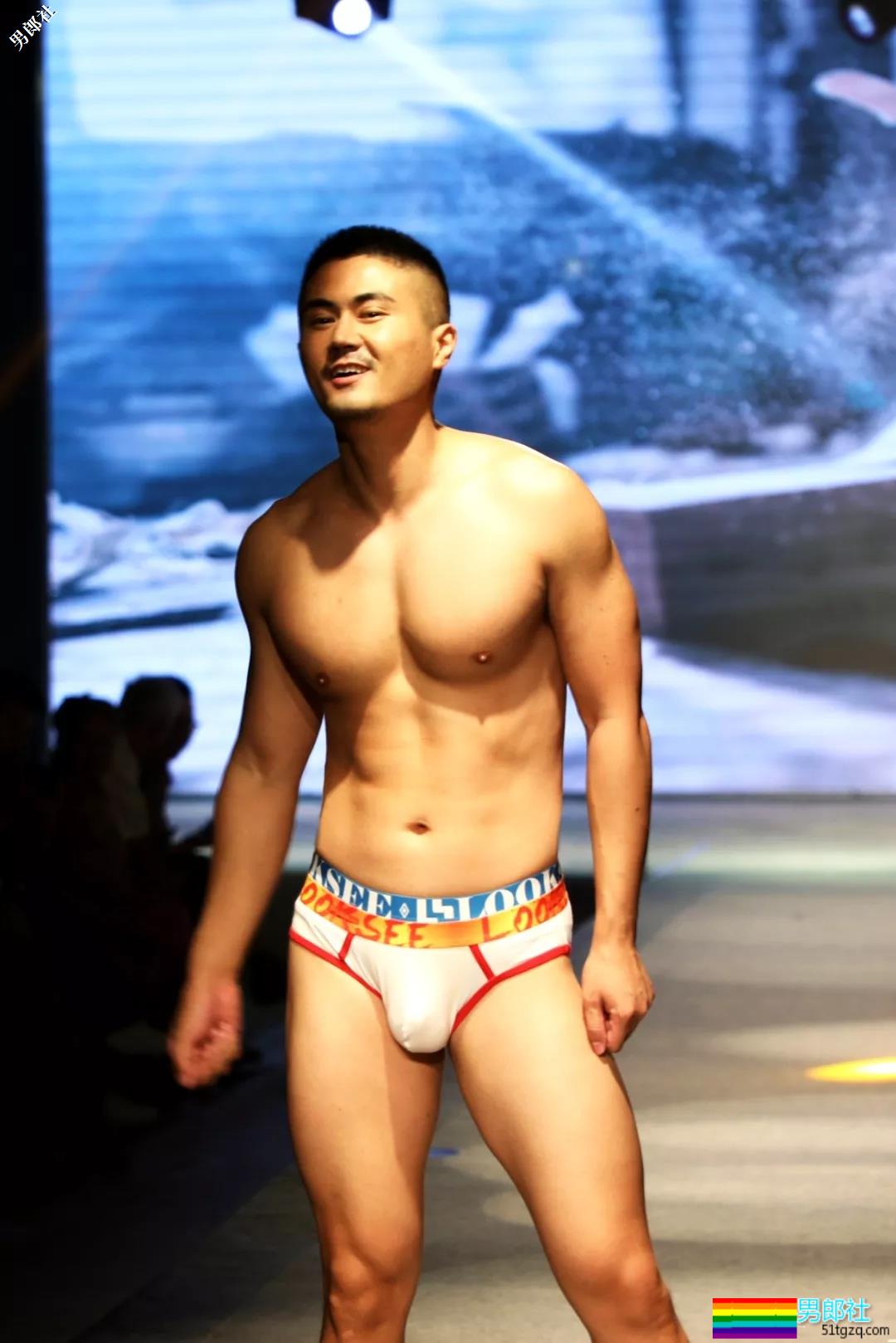 男色盛宴：2018中国男士内衣秀，鲜肉大叔肌肉丁字……（文末福利视频） - 51虹马