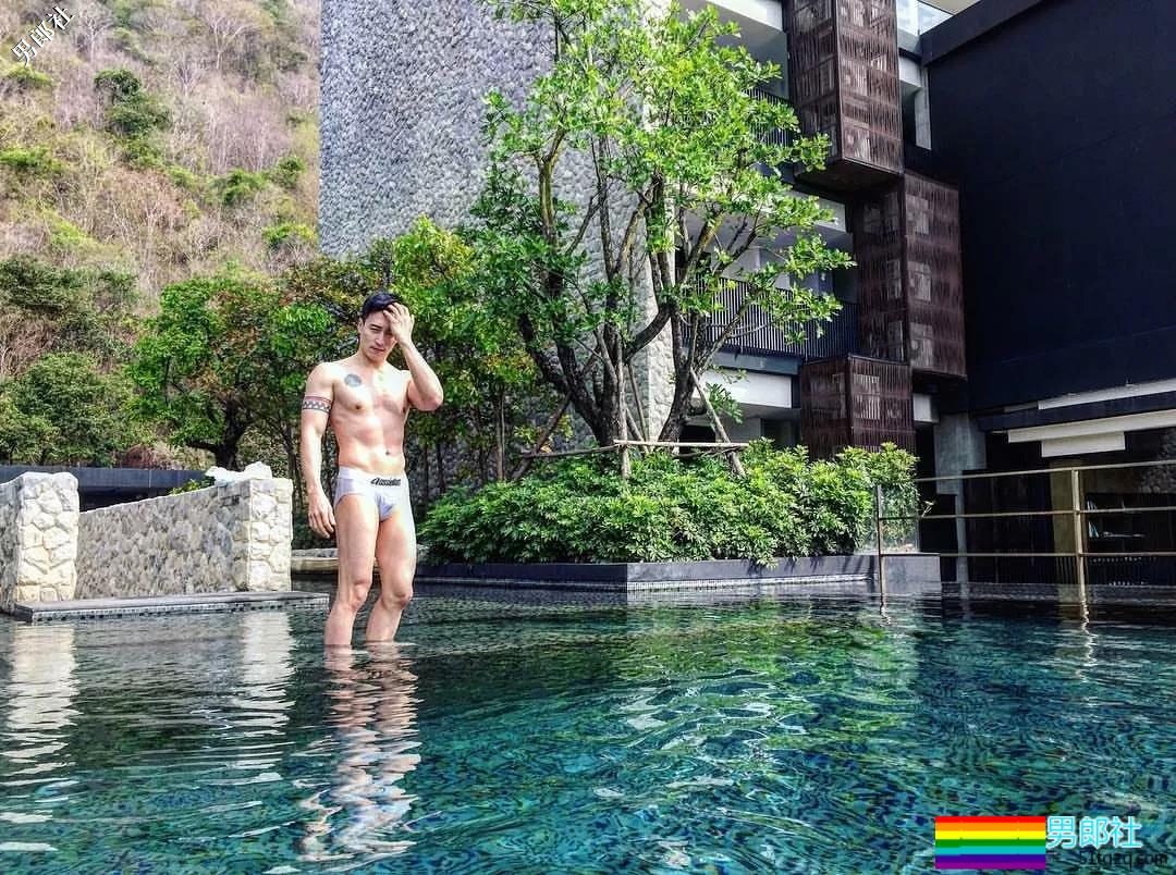 为了名牌包包下海拍片的小哥哥帅哥名媛 - 51虹马