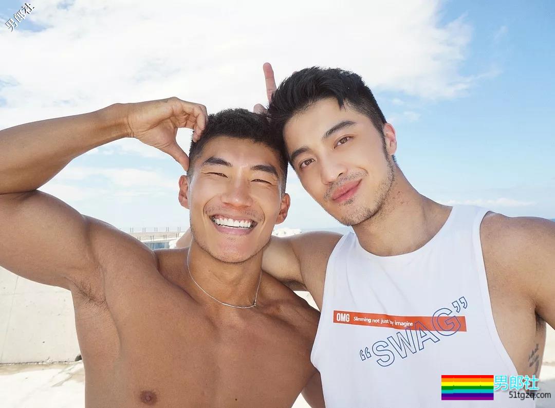 肉忠犬男友爱穿内裤玩自拍！！樊野换男朋友了？ - 51虹马