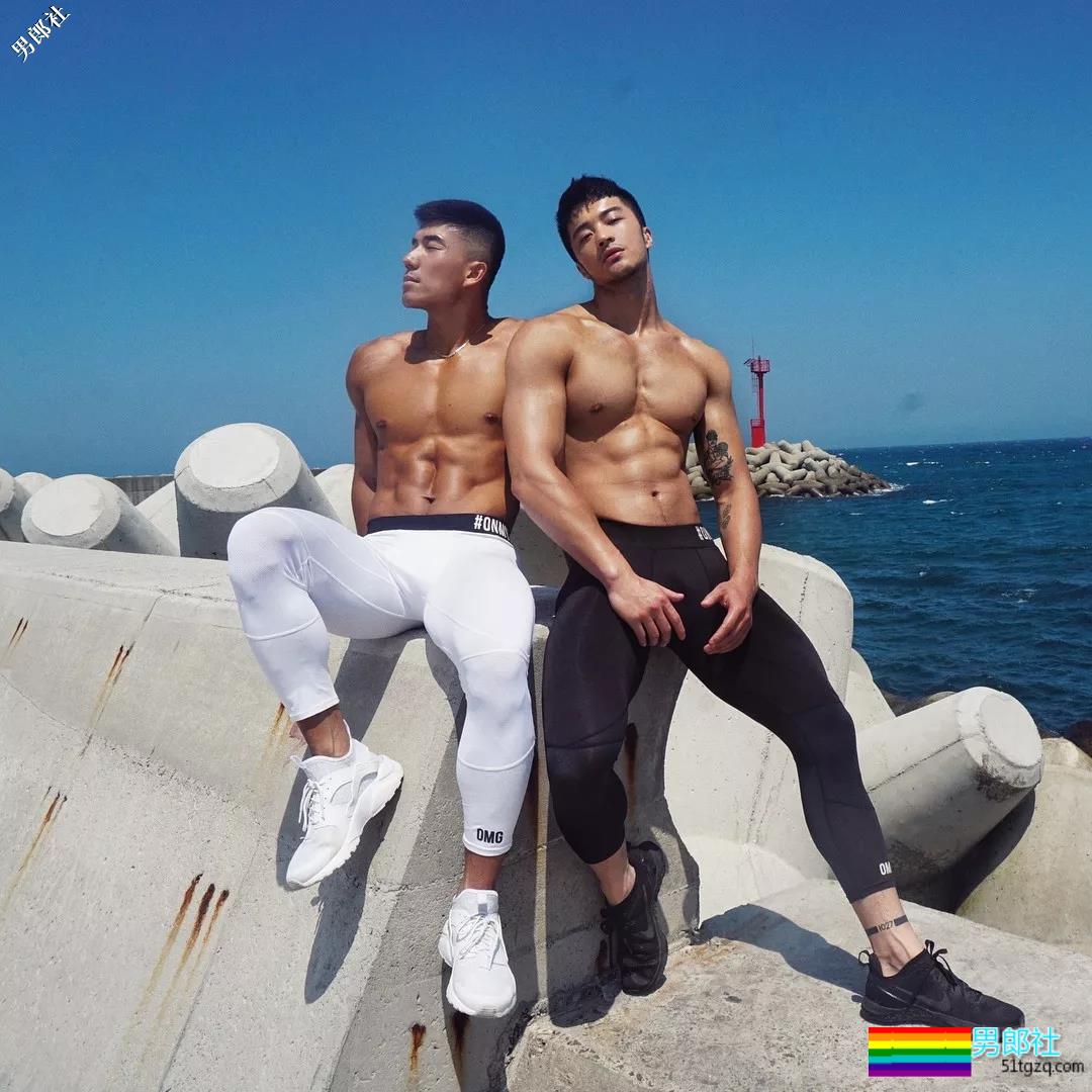 肉忠犬男友爱穿内裤玩自拍！！樊野换男朋友了？ - 51虹马