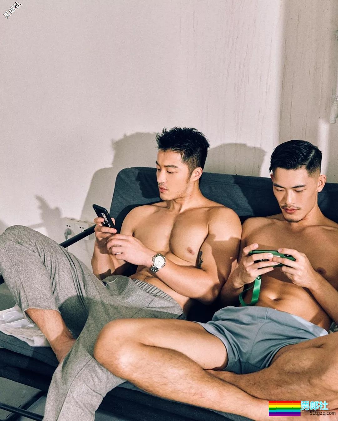 肉忠犬男友爱穿内裤玩自拍！！樊野换男朋友了？ - 51虹马