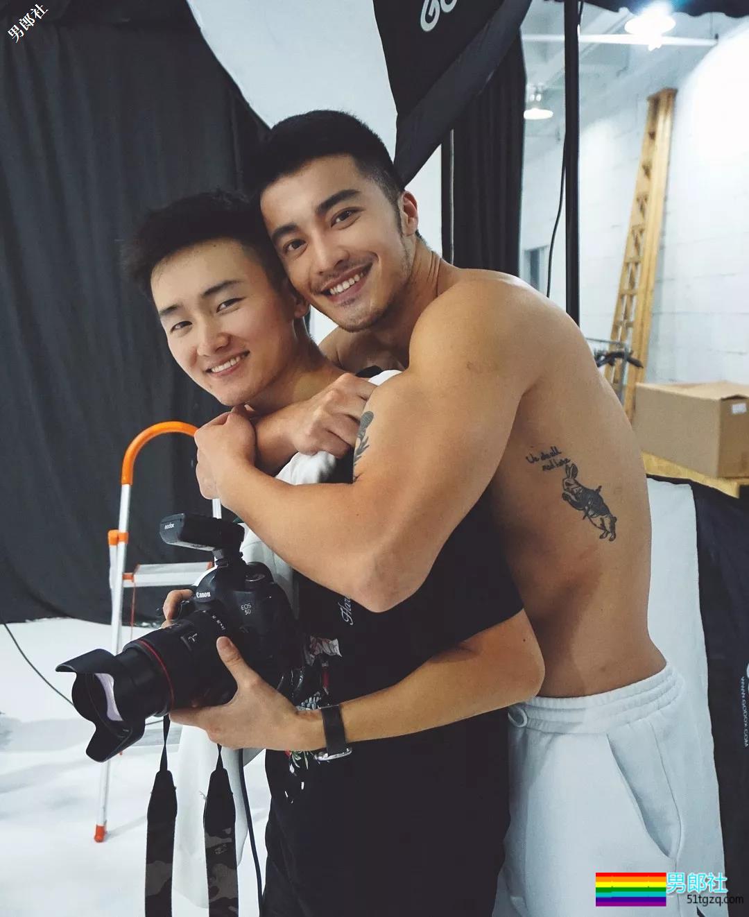 肉忠犬男友爱穿内裤玩自拍！！樊野换男朋友了？ - 51虹马