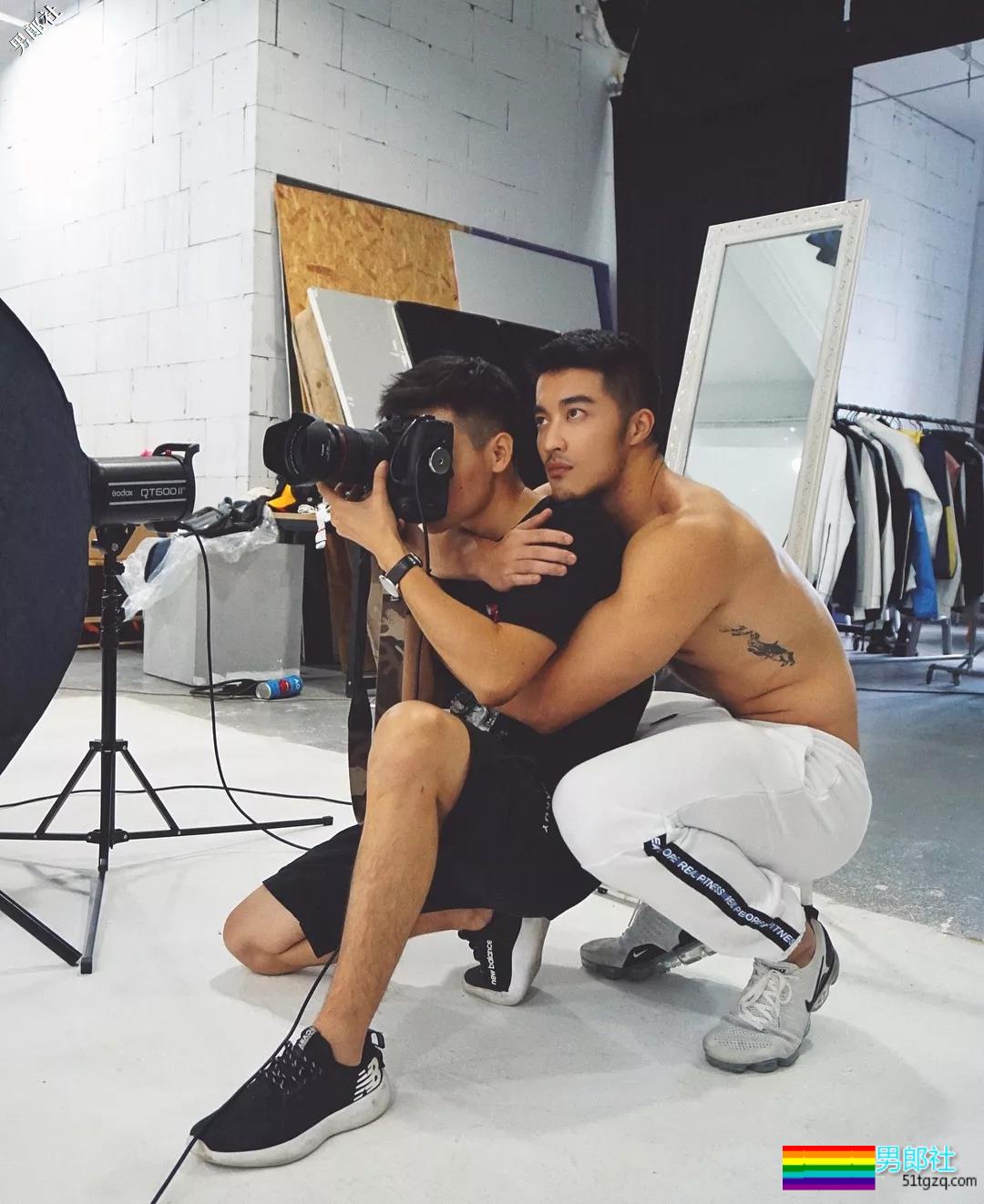 肉忠犬男友爱穿内裤玩自拍!!樊野换男朋友了? - 51虹马 肉忠犬男友爱穿内裤玩自拍!!樊野换男朋友了? - 51虹马