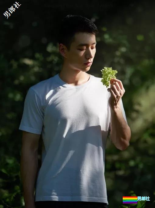 号称Blued上海头号男神，谢梓秋御用男模粉嫩胸肌超抢眼！-51虹马