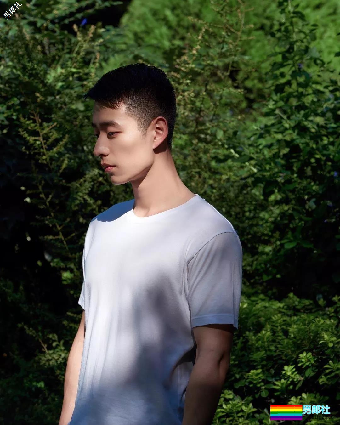 号称Blued上海头号男神，谢梓秋御用男模粉嫩胸肌超抢眼！ - 51虹马