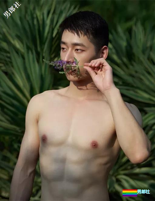 号称Blued上海头号男神，谢梓秋御用男模粉嫩胸肌超抢眼！ - 51虹马