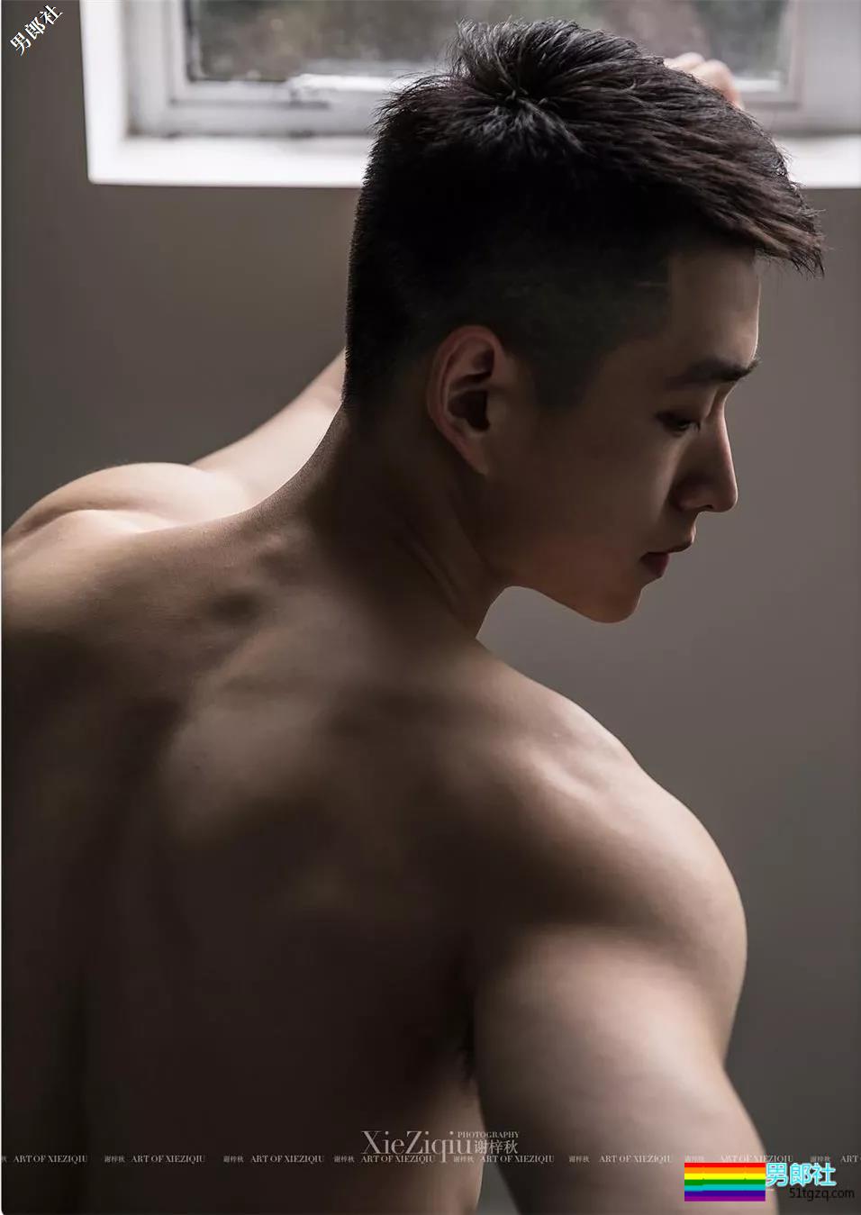 号称Blued上海头号男神，谢梓秋御用男模粉嫩胸肌超抢眼！ - 51虹马