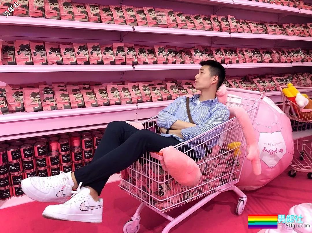 号称Blued上海头号男神，谢梓秋御用男模粉嫩胸肌超抢眼！ - 51虹马