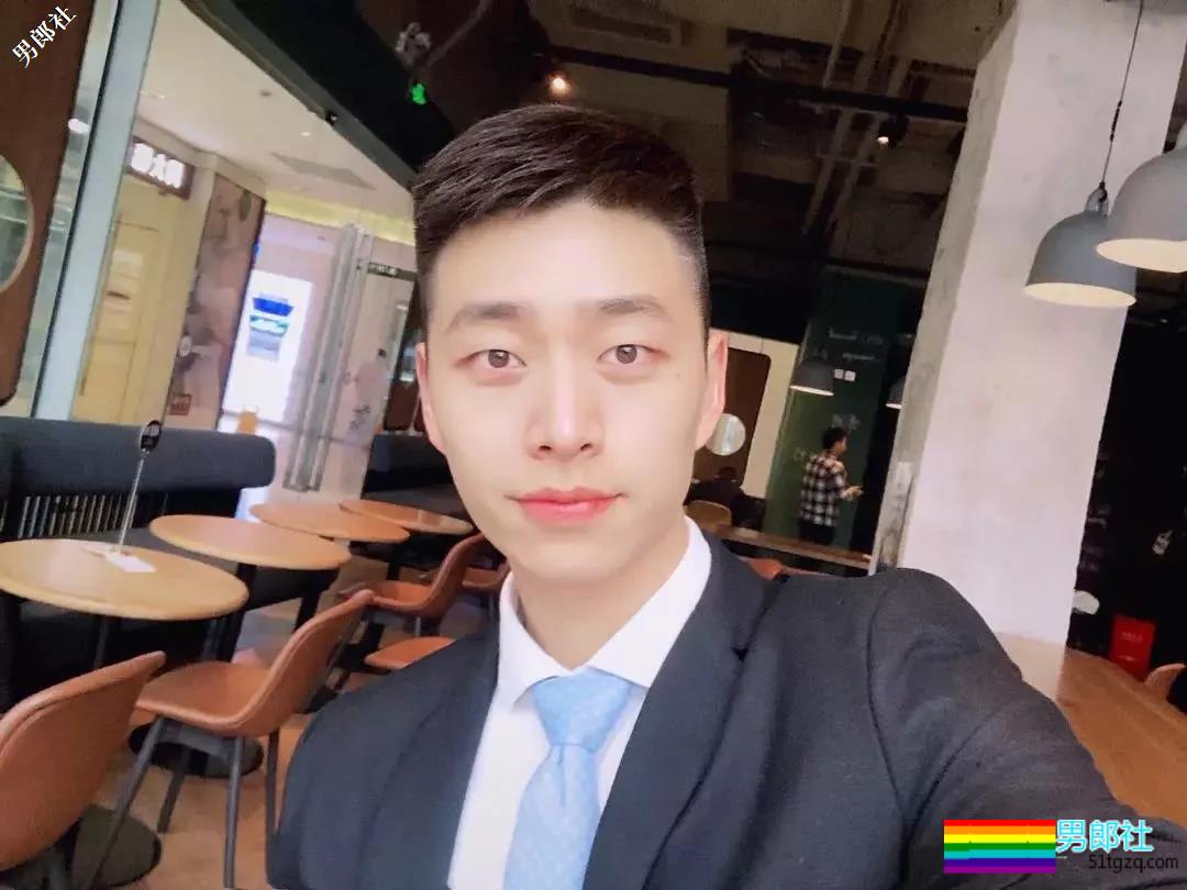 号称Blued上海头号男神，谢梓秋御用男模粉嫩胸肌超抢眼！ - 51虹马