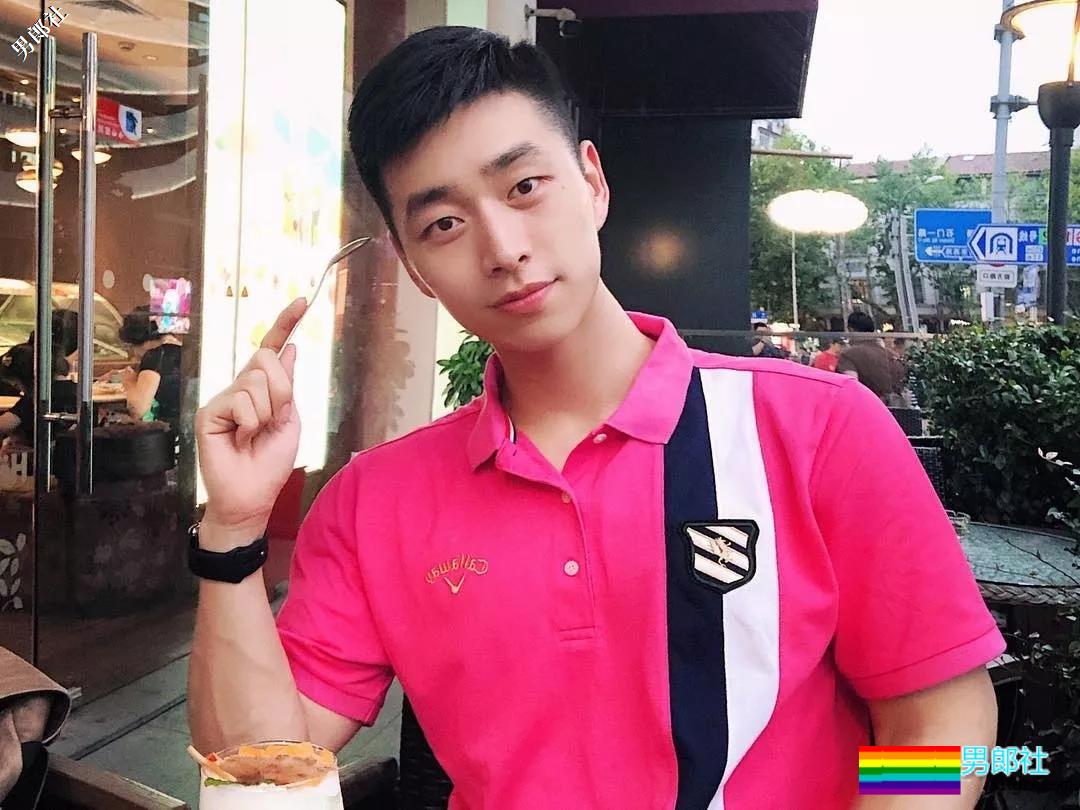 号称Blued上海头号男神，谢梓秋御用男模粉嫩胸肌超抢眼！ - 51虹马