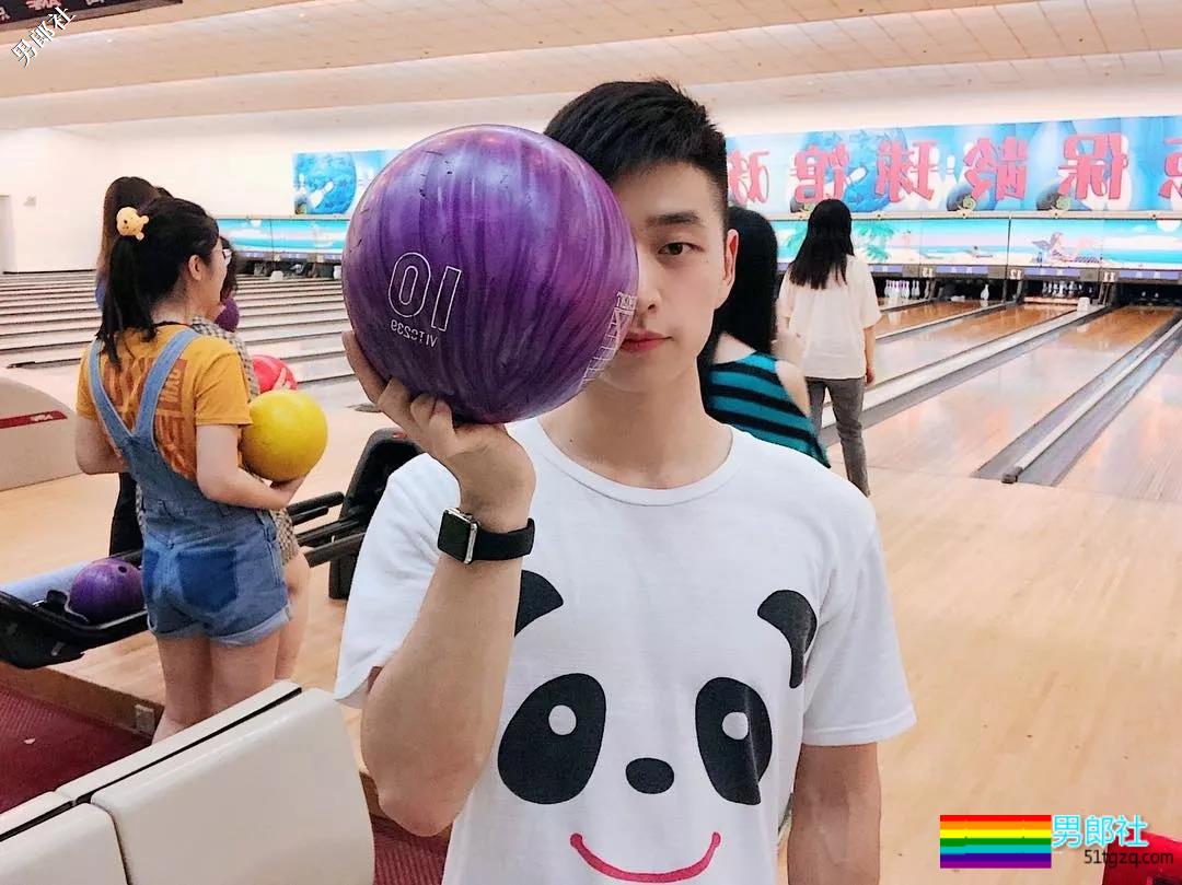 号称Blued上海头号男神，谢梓秋御用男模粉嫩胸肌超抢眼！ - 51虹马