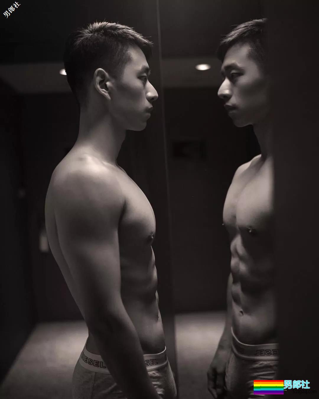 号称Blued上海头号男神，谢梓秋御用男模粉嫩胸肌超抢眼！ - 51虹马