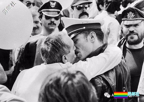 捆绑电击、囚禁强奸、化学阉割、睾丸移植,就为了“治好”同性恋? - 51虹马 捆绑电击、囚禁强奸、化学阉割、睾丸移植,就为了“治好”同性恋? - 51虹马