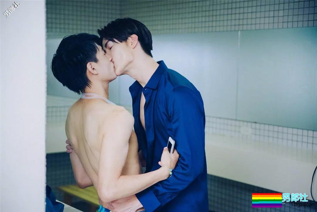 同志版《红楼梦》男星自爆尺寸棒！基情戏咬伤肌肉男胸肌 - 51虹马