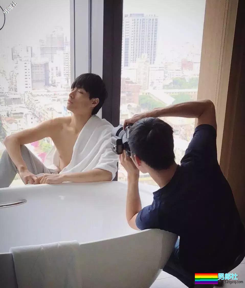 同志版《红楼梦》男星自爆尺寸棒！基情戏咬伤肌肉男胸肌 - 51虹马