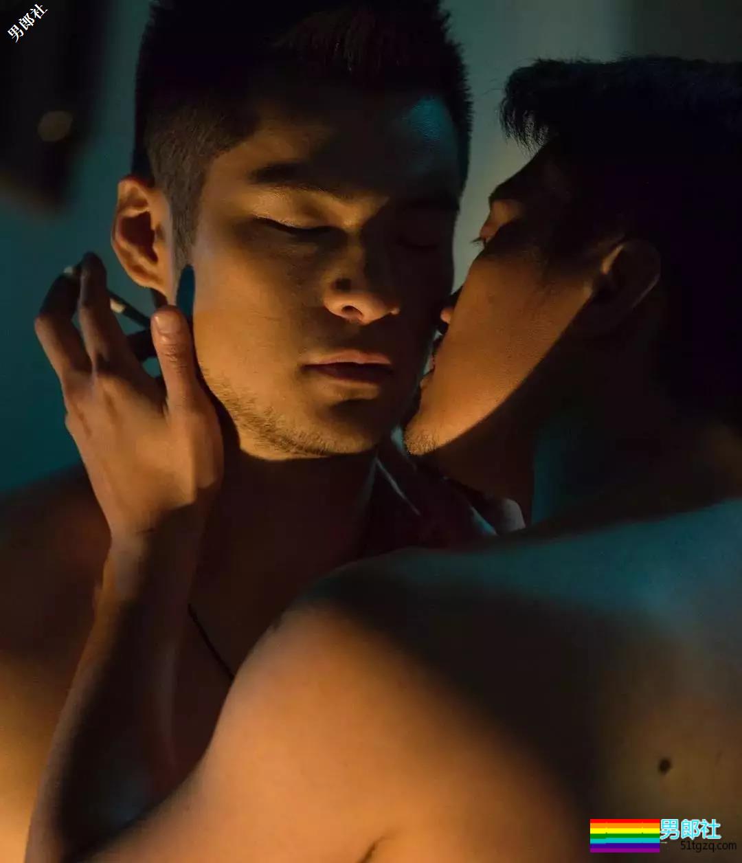 同志版《红楼梦》男星自爆尺寸棒！基情戏咬伤肌肉男胸肌 - 51虹马